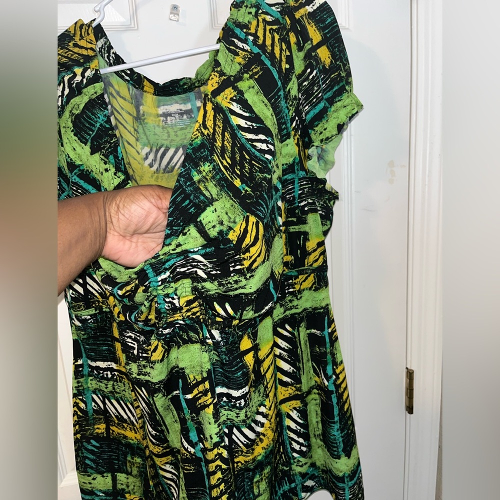 Lane Bryant Tropical Tribal Print Blouse Sz 22/24 - Picture 3 of 8